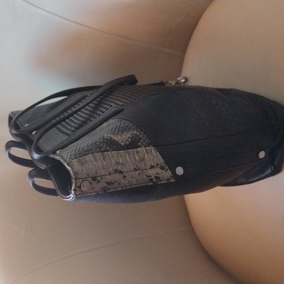 Handbag - Picture 4 of 5